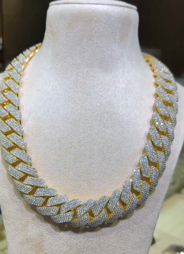 Moissanite Cuban Link (Passes All Testers)